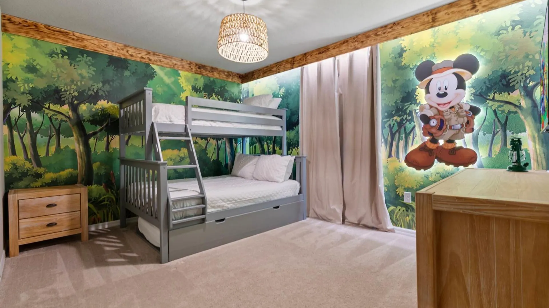 2024 New 10Bedrooms At Windsor Island Davenport 0*,  United States